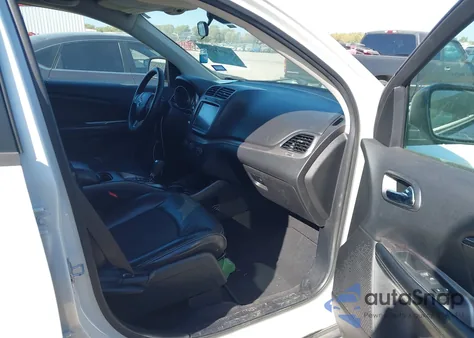 2018 Dodge Journey Crossroad z USA, uszkodzony, nr VIN 3C4PDCGG7JT490058